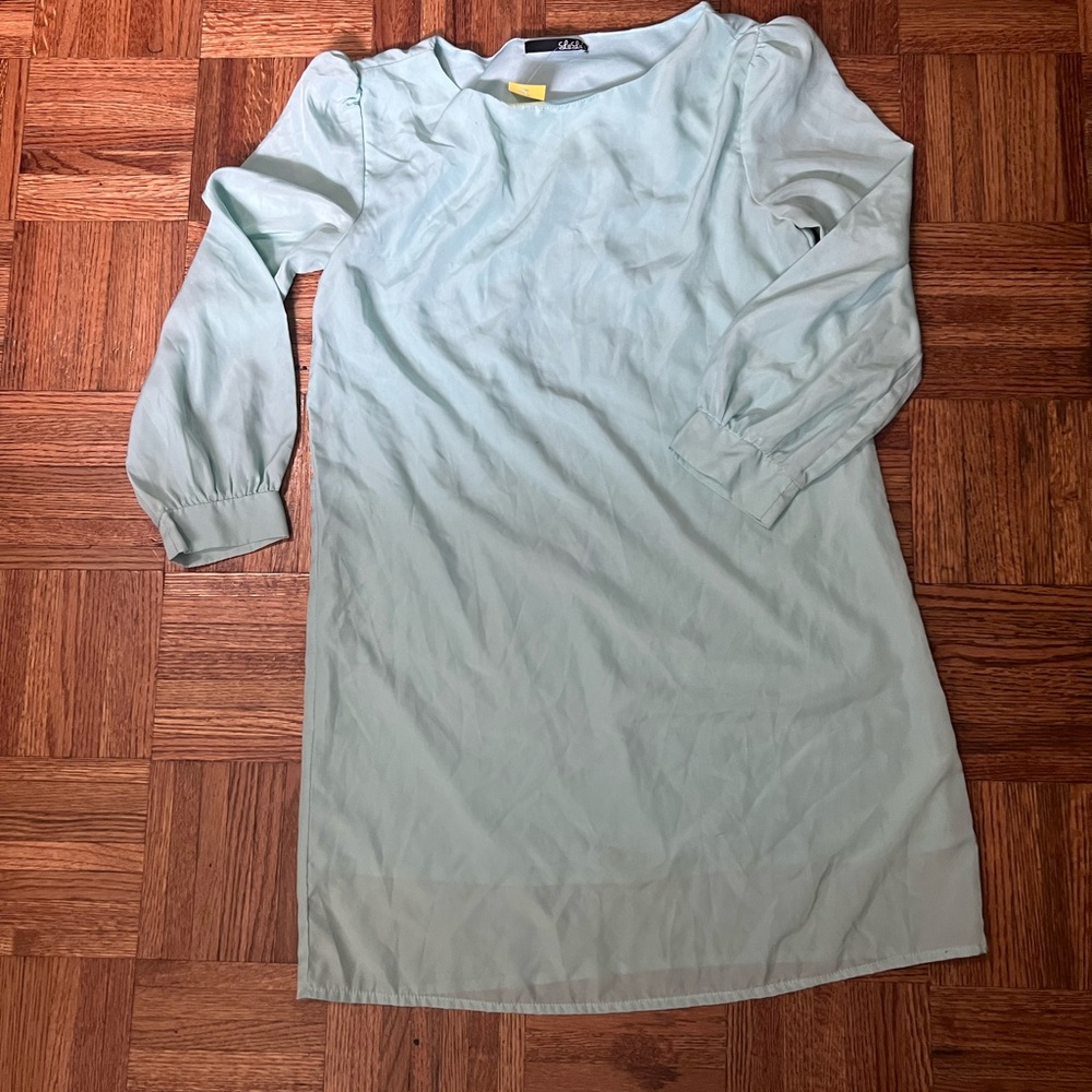 Lulus short flowy drees long sleeve